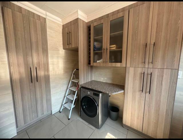 4 BEDROOM HOUSE FOR SALE IN AERORAND